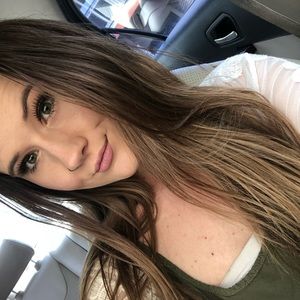 Meet your Posher, Courtney